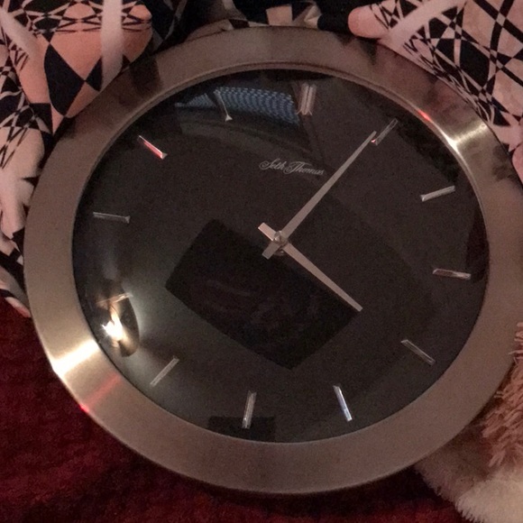 Clock - Picture 2 of 3